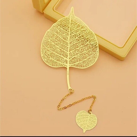 Gold fossilized leaf bookmark metal page holder mesh bodhi leaf - Picture 2 of 5